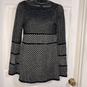 White House Black Market black with Ecru tunic, size SP. NWT.